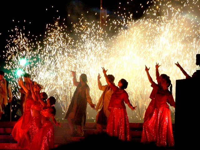Bollywood_dance_show_in_Bristol.jpg