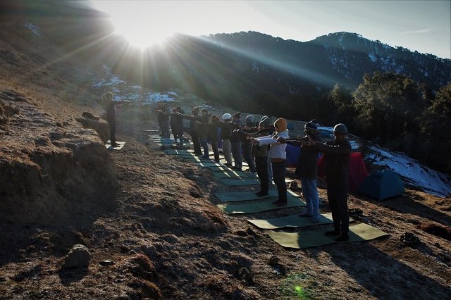 Yoga-session-on-Nag-Tibba-Trek18.jpg