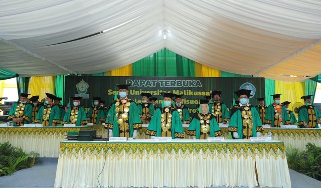 Wisuda.jfif