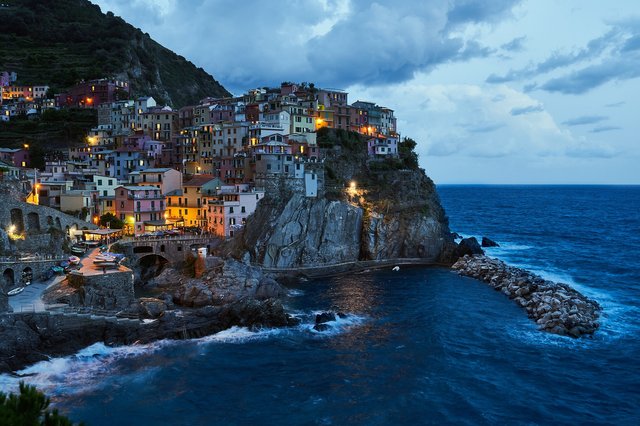 cinque-terre-4520509_1920.jpg