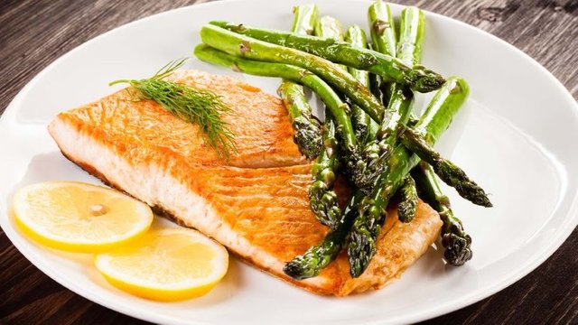 Salmon-with-asparagus.jpg