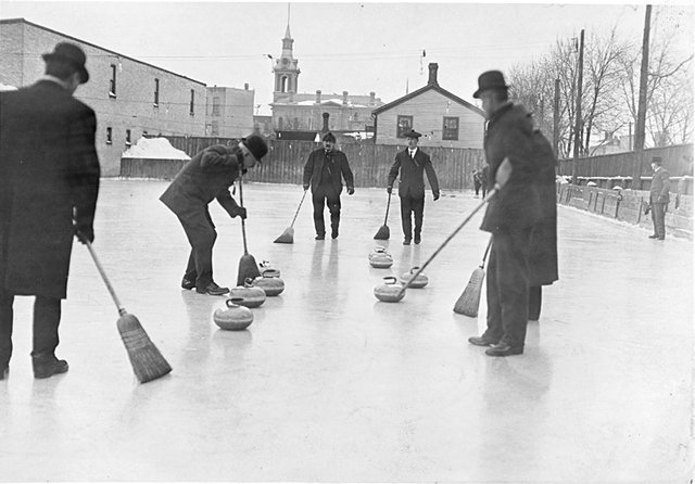 Men curling - 1909 - Ontario Canada.jpg