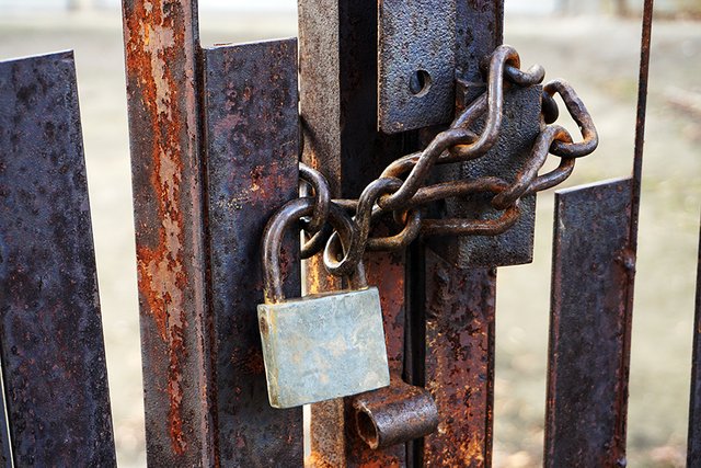 Lock With Heavy Rusty Chain s.jpg
