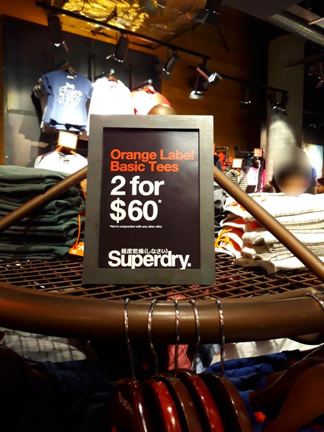 Superdry 極度乾燥 (しなさい) ～ UK branded clothing company