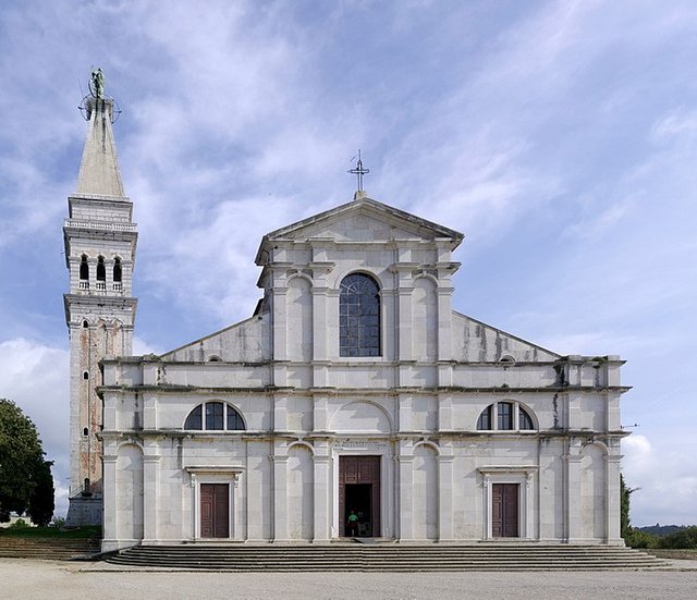 Croatia_Rovinj_St_Euphemia_church.jpg