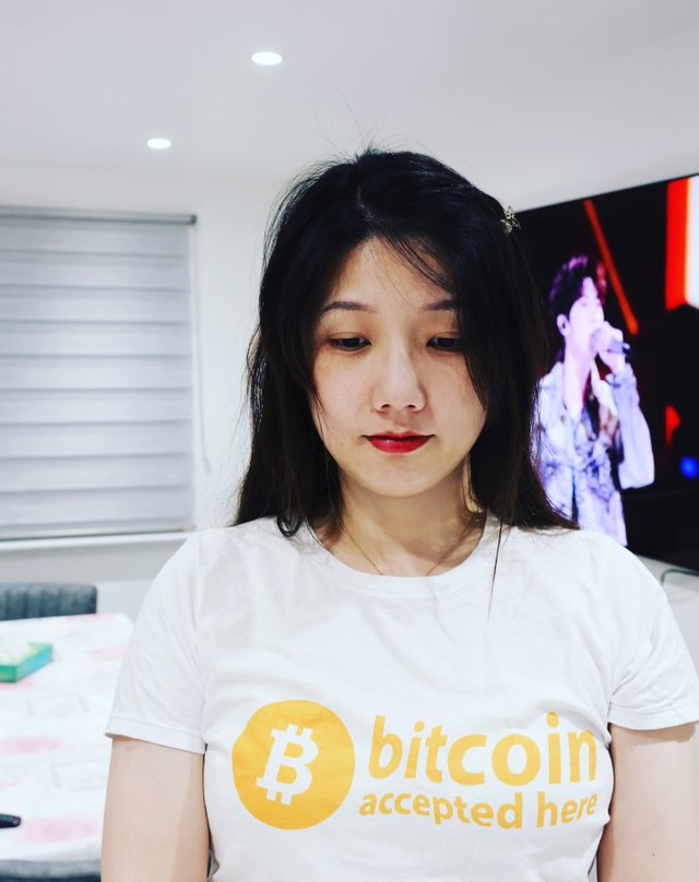 bitcoin-girl.jpg