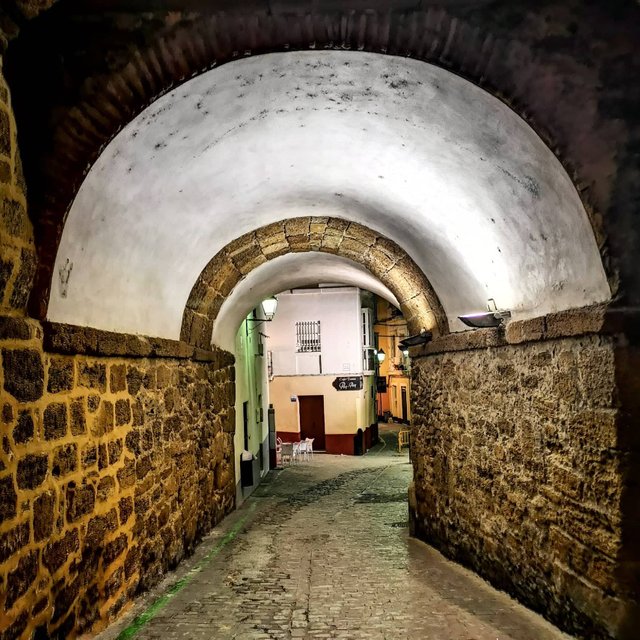 Túnel em Cádiz.jpg