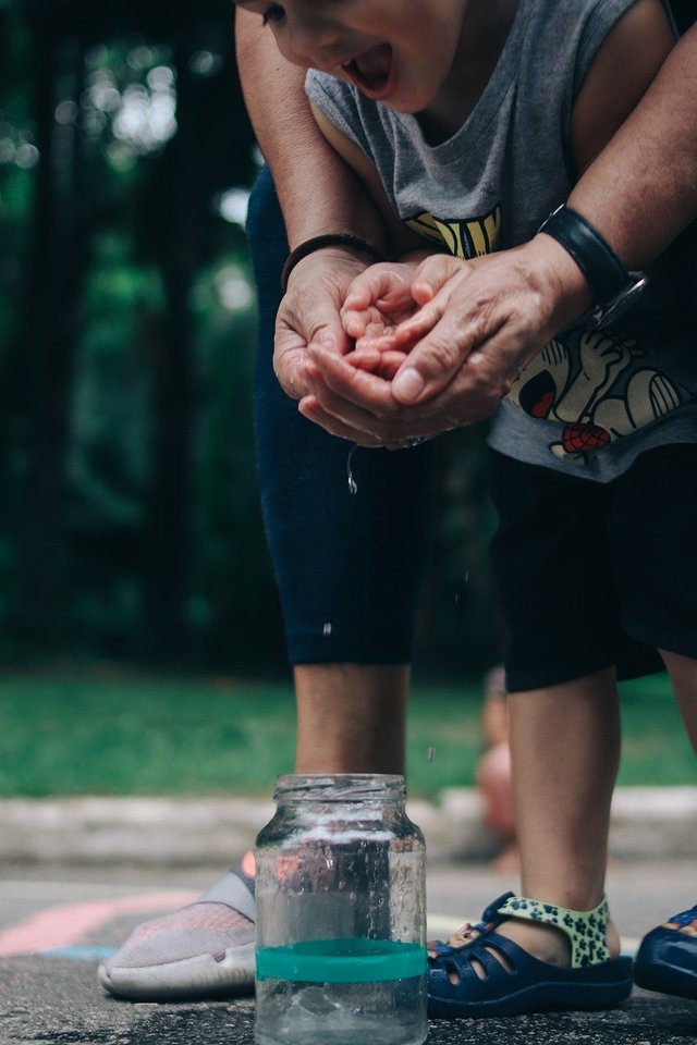 your-hands-are-wet-4946162_1280.jpg