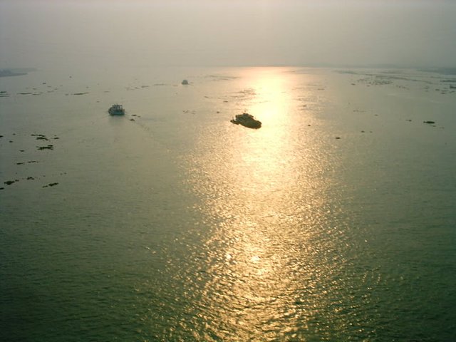 800px-MeghnaRiver.jpg