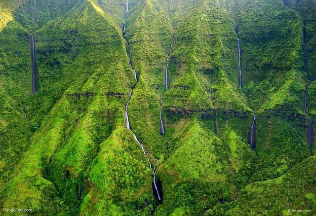 Mount-Waialeale-known-as-the-wettest-spot-on-Earth-Kauai-Hawaii.jpg