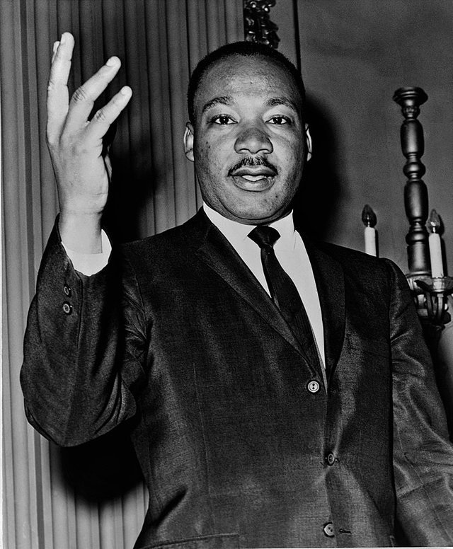 800px-Martin_Luther_King_Jr_NYWTS.jpg