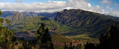 Caldera_de_Taburiente_MichaD.jpg