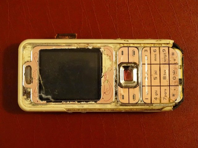 mobile-phone-ge1fb6fd84_1920.jpg