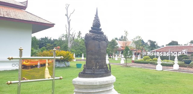 Wat Phra Boromthat Sawi8.jpg