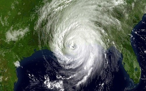 800px-Hurricane_Katrina_shortly_after_landfall_(20471874261).jpg