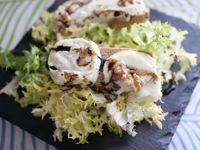 1saladechèvrechaud (12).JPG