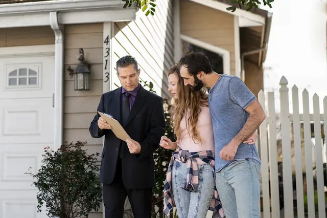 couple-signing-papers-fr-new-house_23-2149383563.webp