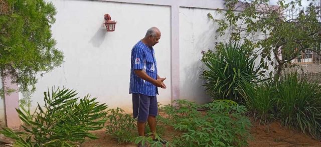 yuca, malojillo, tua tua camisa azul 5.jpg