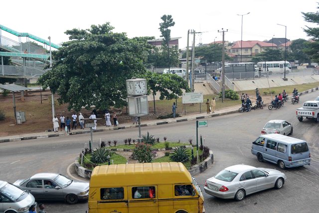 2048px-Alausa_4.jpg