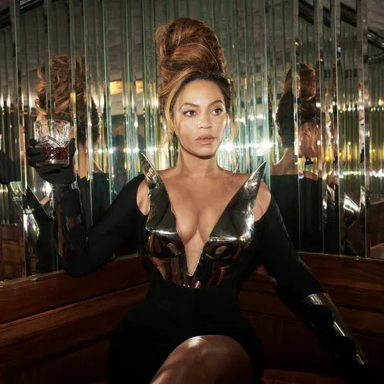 beyonce-renaissance-album-cover-outfits.webp