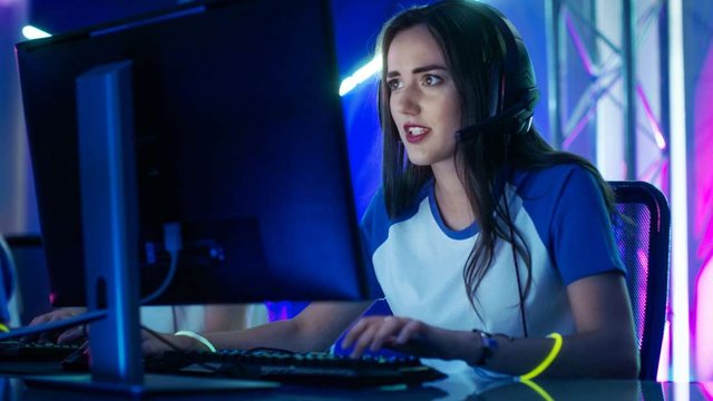 pandasecurity-MC-female-gamers-1100x619.jpg