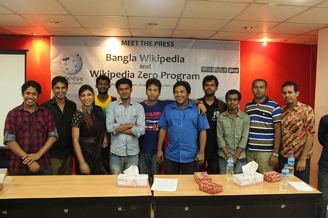 Wiki_meetup_and_press_conference_on_Wikipedia_Zero_in_Bangladesh_(20).jpg