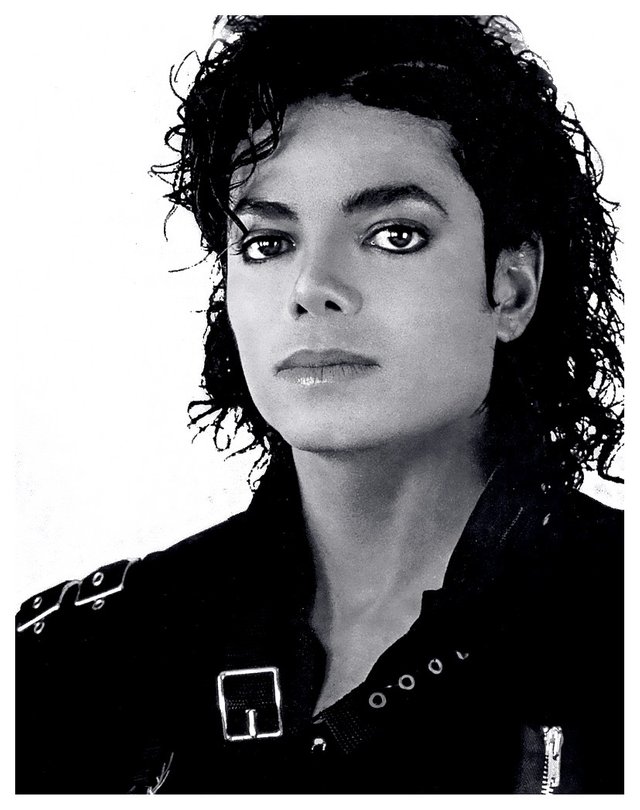 MICHAEL-michael-jackson-25237761-827-1047.jpg