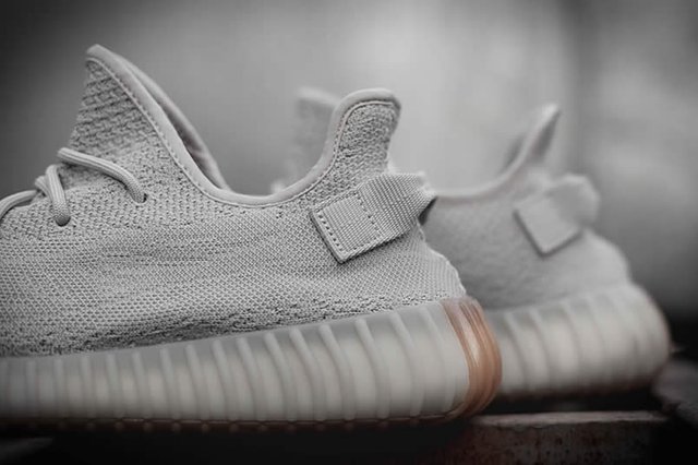 Yeezy hot sale sesame prezzo