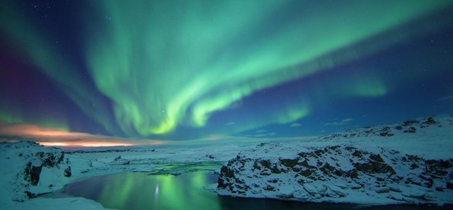 northern-lights-iceland-1200x556.jpg