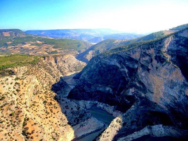 arapapıştı-kanyonu-seyir-tepesi.jpg