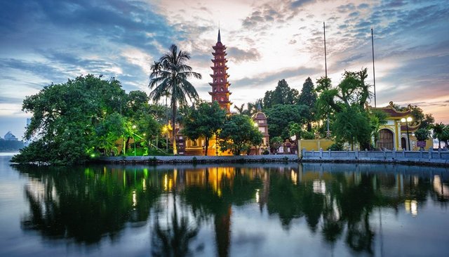 shu-Asia-Vietnam-Hanoi-Panorama-view-of-Tran-Quoc-pagoda-the-oldest-temple-590328692-Vietnam-Stock-Images-1440x823.jpg