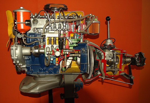 800px-Model_Engine_Luc_Viatour.jpg