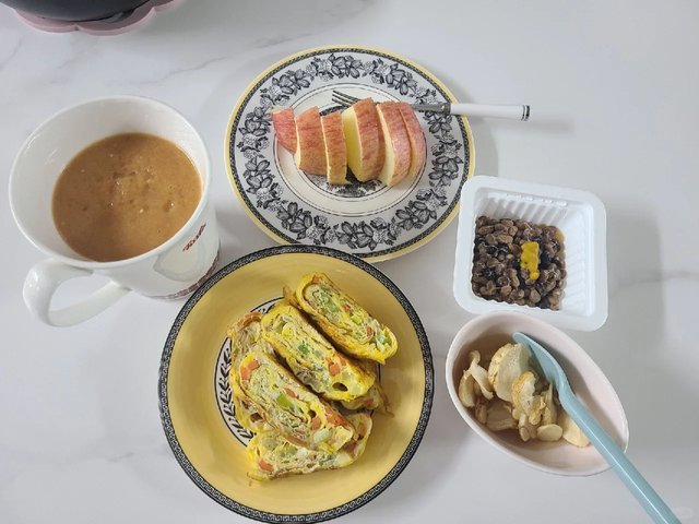 韩国普通家庭的营养早餐。_1_好好_来自小红书网页版.jpg