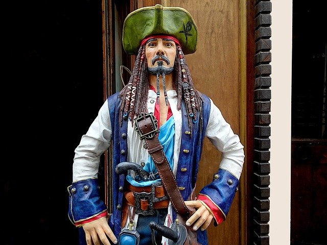 pirate-4618530_640.jpg