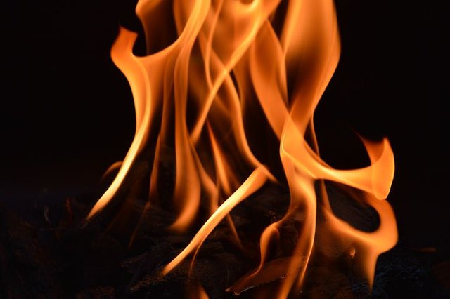 fire-2400966__480.jpg