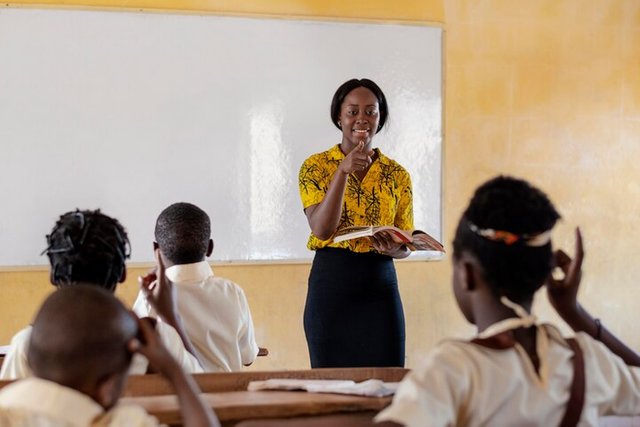 group-african-kids-paying-attention-class_23-2148892516.jpg