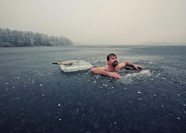 iceman-wim-hof-water.jpg