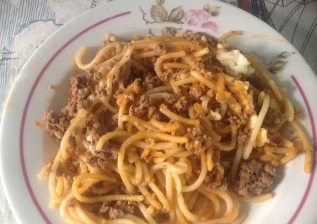 spaghetti con carne molida.jpg