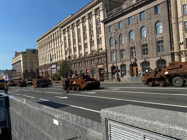 Знищена російська техніка 6 виставка на Хрещатику.jpg