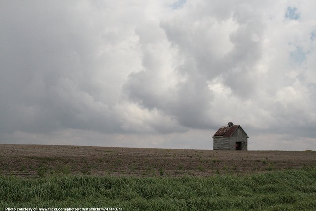 AbandonedBarnOnPrairie-001-062518.jpg