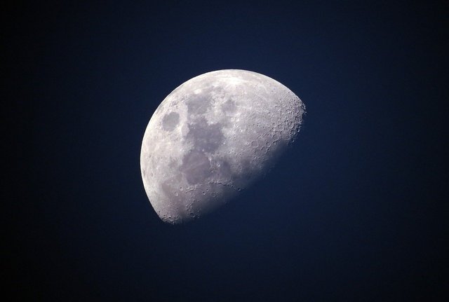 moon-geb00798a9_1280.jpg