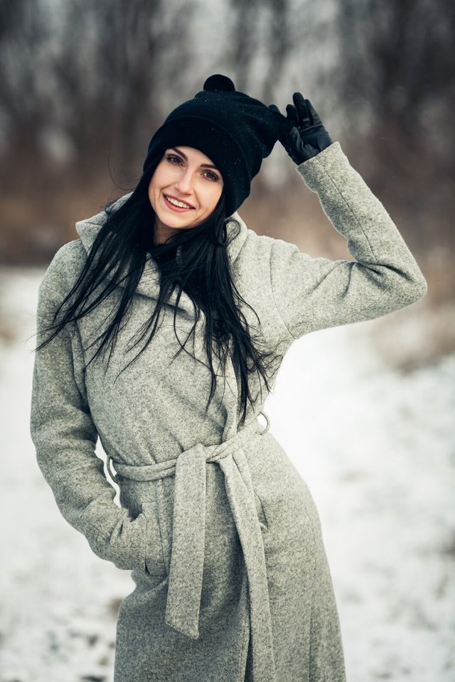 fashion-beautiful-park-cold-caucasian_1303-490.jpg