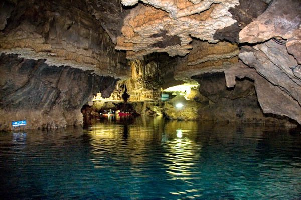 52Ali-Sadr-Cave.jpg