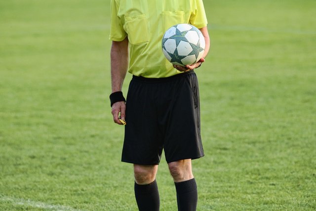 soccer-6679088_1920.jpg