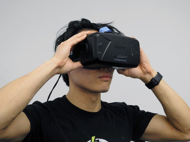 virtual-reality-1389030_960_720.jpg