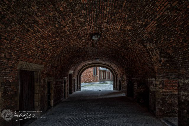 brick_tunnel.jpg