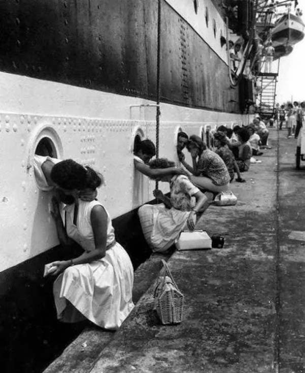 soldados americanos se despiden de sus esposas 1940.jpg