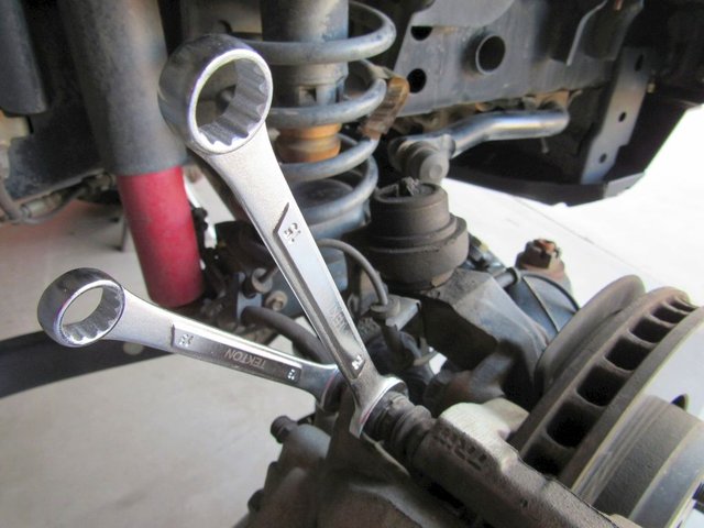 Jeep JK Steering and Suspension Torque Specs.jpg