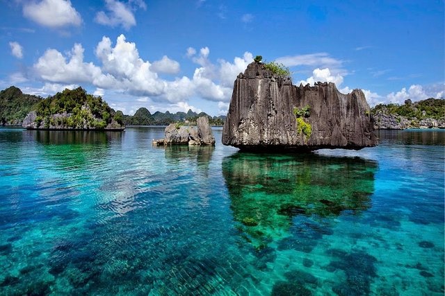 Raja+Ampat+Islands+Indonesia+6.jpg