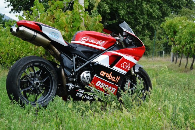 ducati-2929883_1920.jpg